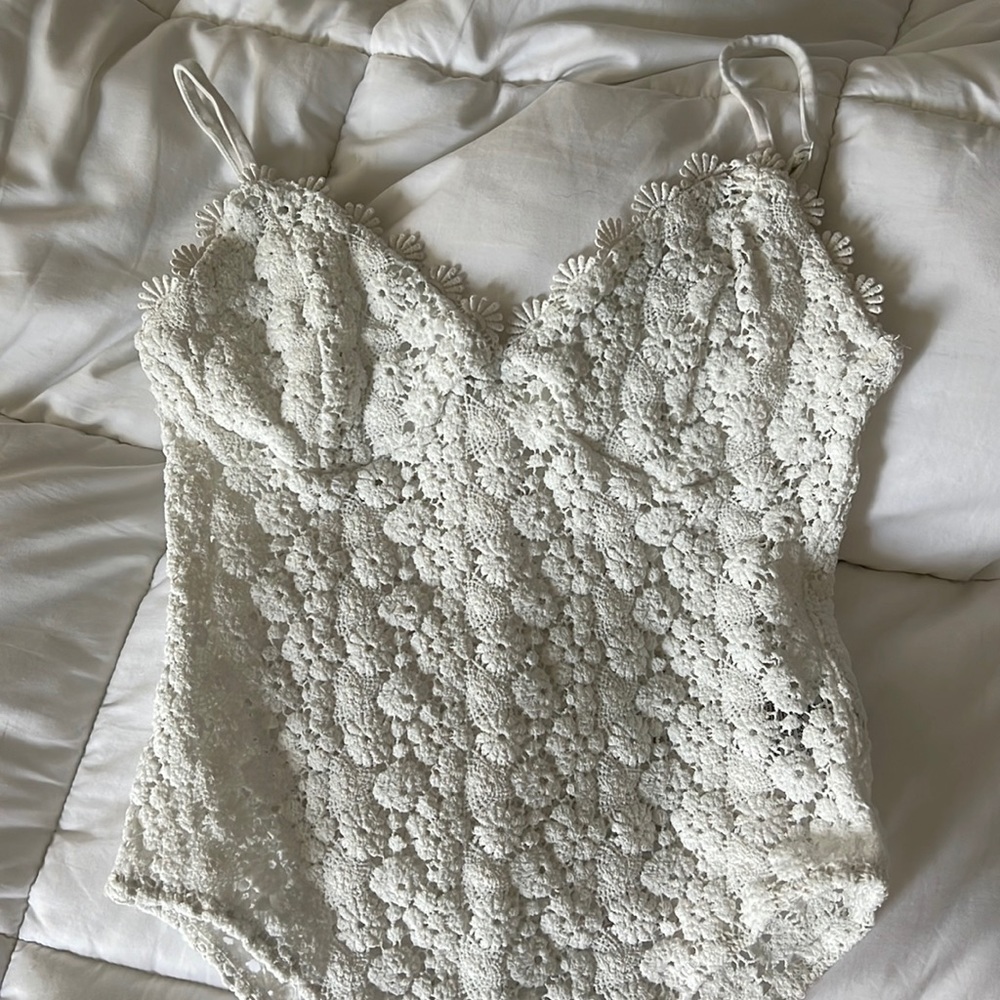 Lace body suit